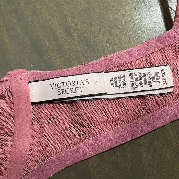 Victoria's Secret Underwire Bra 34C - Picture 4 of 4